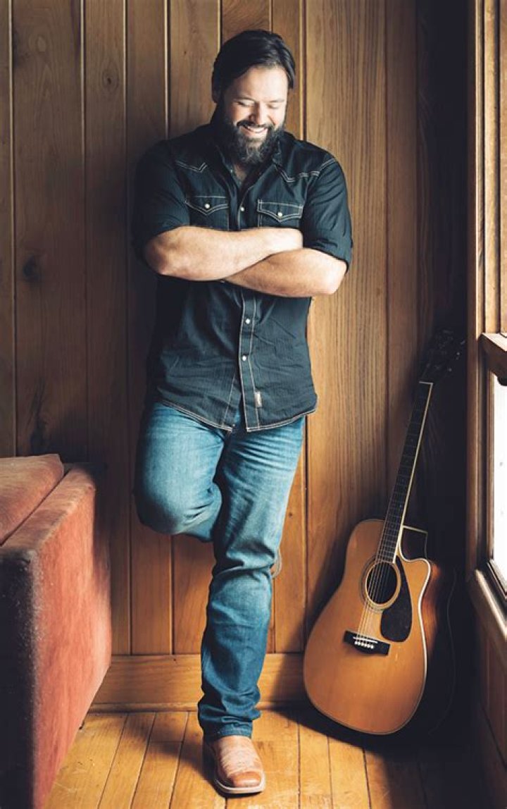 Mike Ryan Discusses His Grand Ole Opry Debut, New Album, & More – Hollywood Life