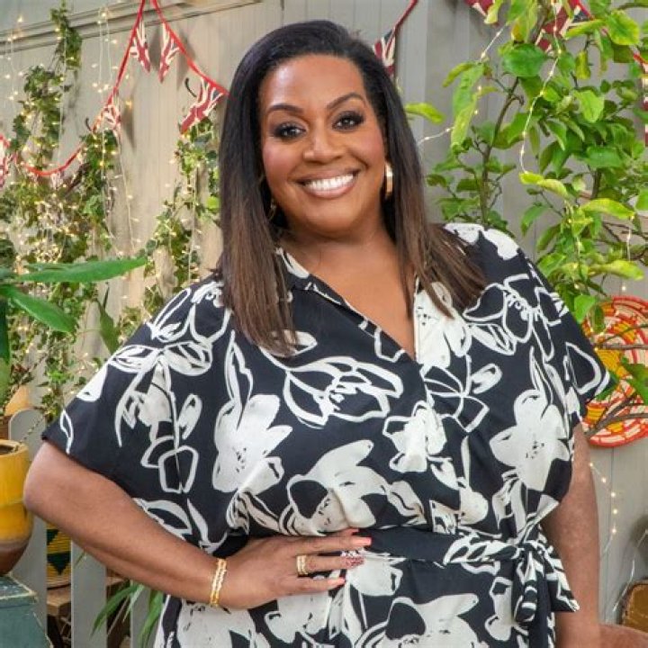Mike’s Working With Alison – Season 5 Recap – Hollywood Life