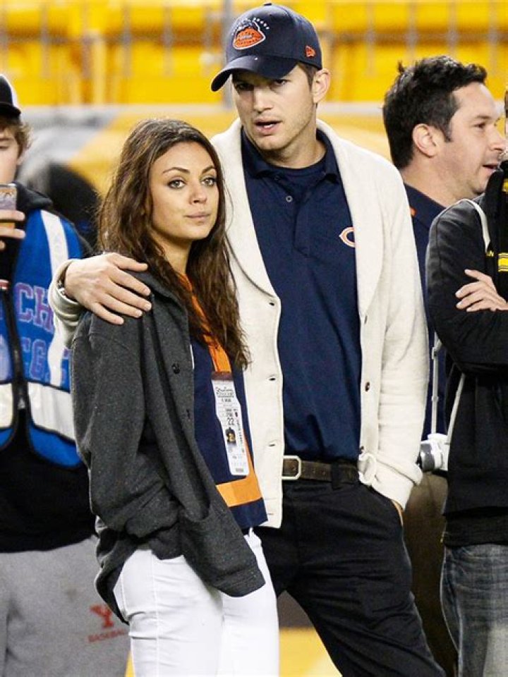 Mila Kunis and Ashton Kutcher’s Relationship Timeline – Hollywood Life