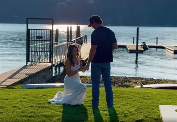 Miles Teller & Keleigh Sperry Married In Hawaii – Hollywood Life