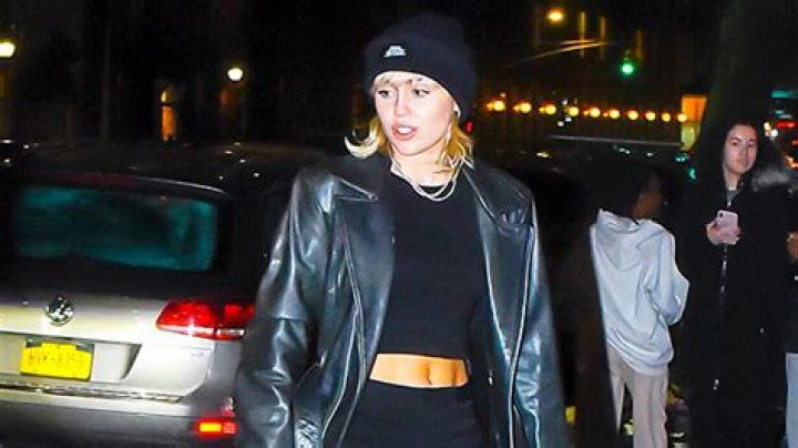 Miley Cyrus Posts Mirror Selfie In Bike Shorts & Leather Jacket: Pic – Hollywood Life