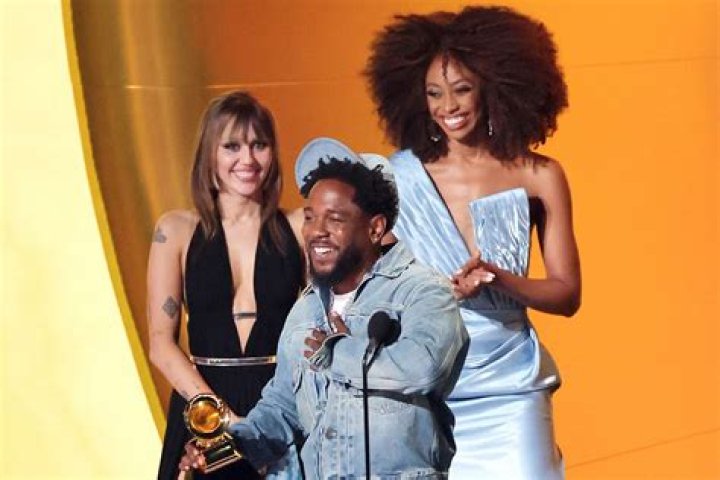 Miley Cyrus Rejected By Lamar Odom At Wild Los Angeles Club