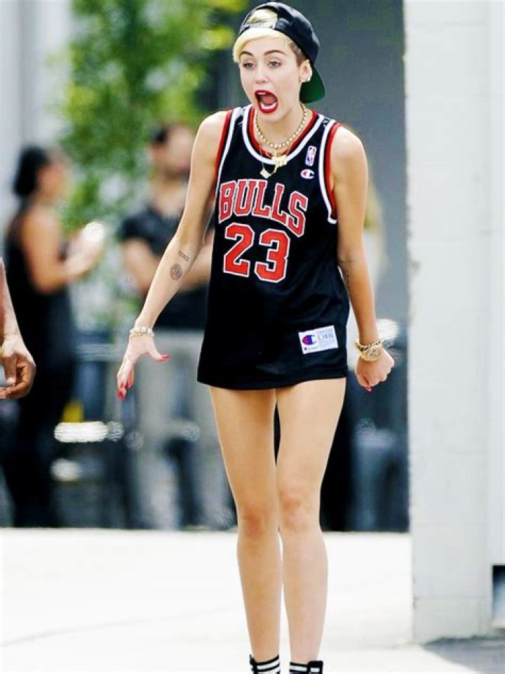 Miley Cyrus Swaps Her Jersey For A Jumpsuit In Chicago