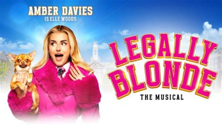 Mindy Kaling Dresses As ‘Legally Blonde’s Elle Woods As She Declares Her A ‘Comedy Legend’