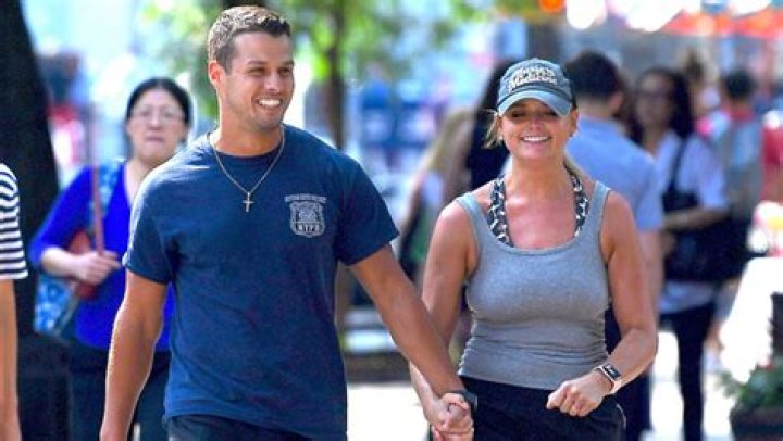 Miranda Lambert Poses With Shirtless Husband On Vacation: Photos – Hollywood Life