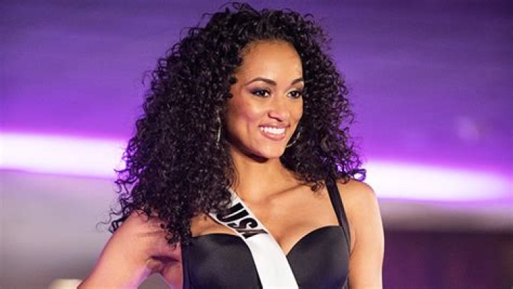 Miss Universe 2017 Swimsuit Pics