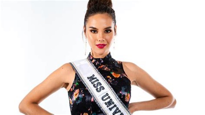 Miss Universe Catriona Gray Reveals Thoughts During Crowning Moment – Hollywood Life
