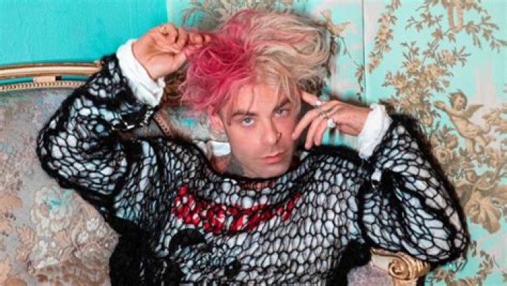 Mod Sun Discusses His Sobriety & Friends With Machine Gun Kelly – Hollywood Life