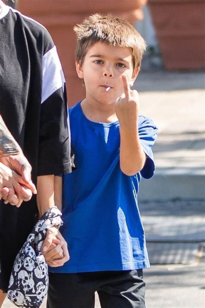 Model Gives Scott Disick The Middle Finger For Being ‘Obnoxious’