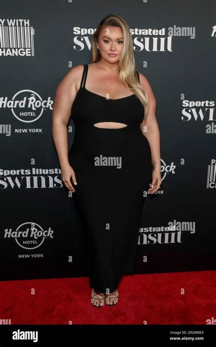 Model Hunter McGrady Assures Fans That ‘SI: Swim’ 2020 Issue Is Coming Despite Pandemic