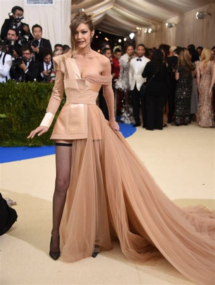 Models Attending The Met Gala – Pics