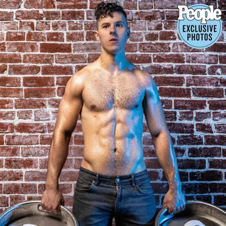 ‘Modern Family’s Nolan Gould, 20, Shows Off Buff Muscular Body Makeover In Hunky New Pics