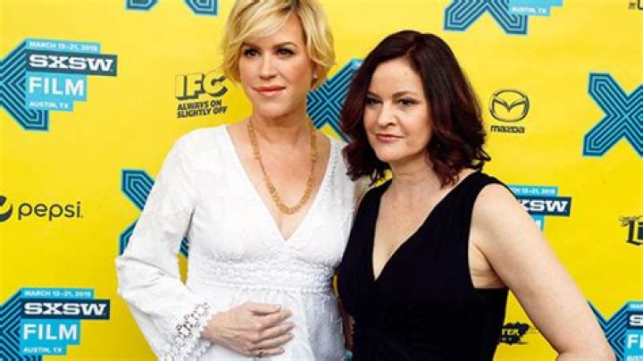 Molly Ringwald Reacts – Hollywood Life