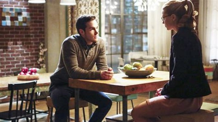 Mon-El Finally Confronts His Feelings For Kara — Episode 11 Recap – Hollywood Life