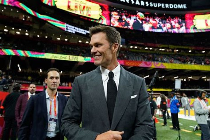 Nate Burleson: 5 Things to Know About the NFL Commentator Covering the Super Bowl