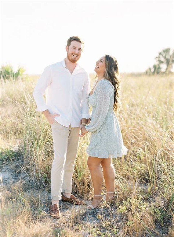 Naya Rivera Likes Lea Michele’s Engagement Photo — Is Their Feud Over For Good?