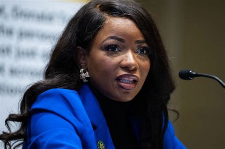 NC Congressional Candidate Jasmine Beach-Ferrara On Abortion & More – Hollywood Life