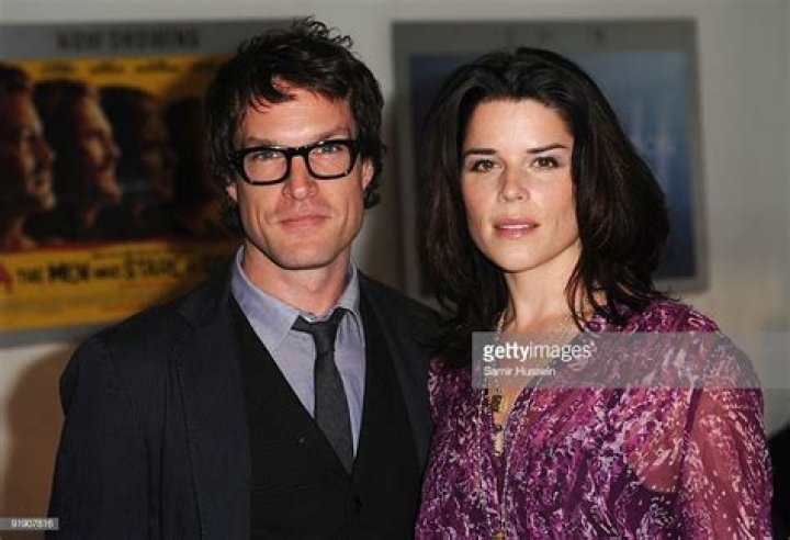 Neve Campbell Remains Positive After Filing For Divorce! Exclusive Interview! – Hollywood Life