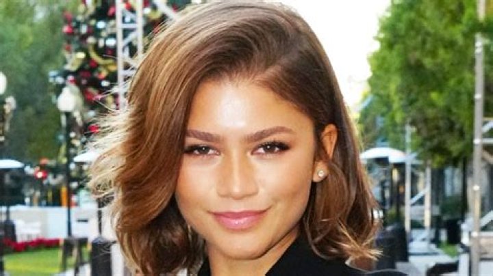 New Haircut – Pics – Hollywood Life