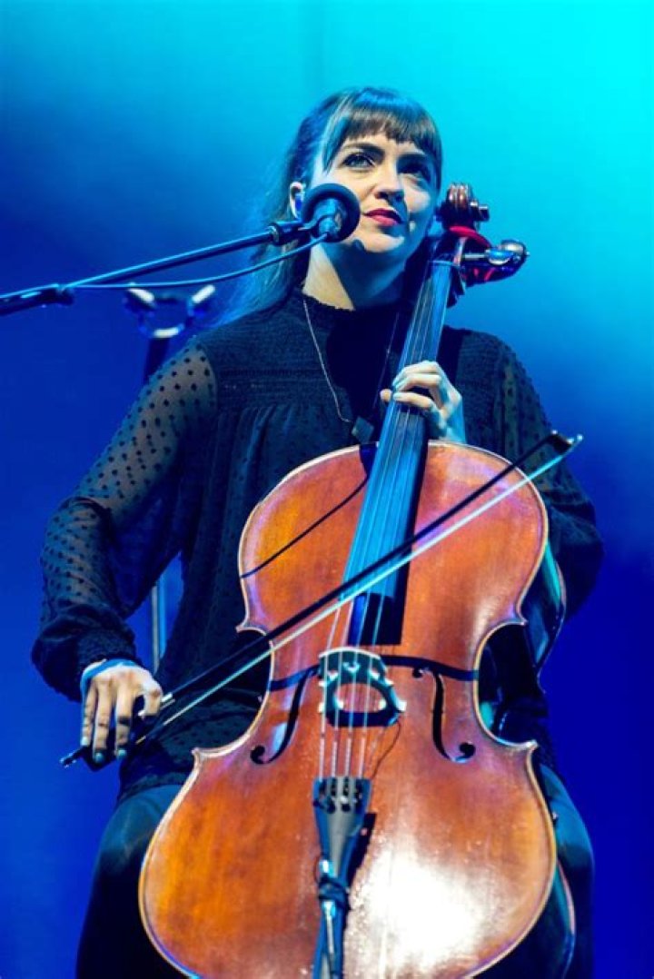 Neyla Pekarek: PICS