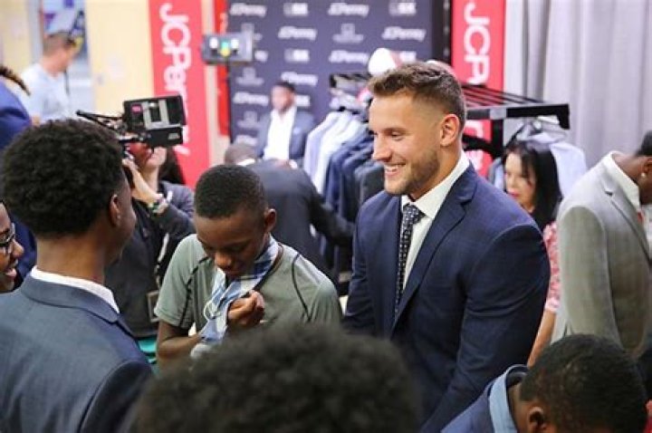 Nick Bosa Talks NFL Draft, Fashion & More In New Interview – Hollywood Life