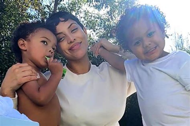 Nick Cannon & Abby De La Rosa Take Their Twins Zillion & Zion, 1, To Butterfly Habitat: Video