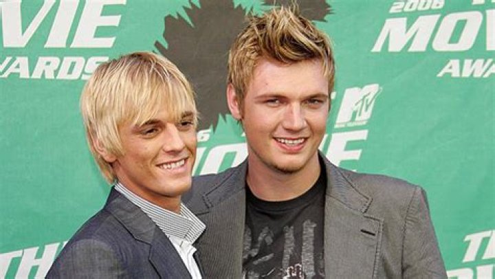 Nick Carter Tearfully Remembers Brother Aaron During New Interview – Hollywood Life