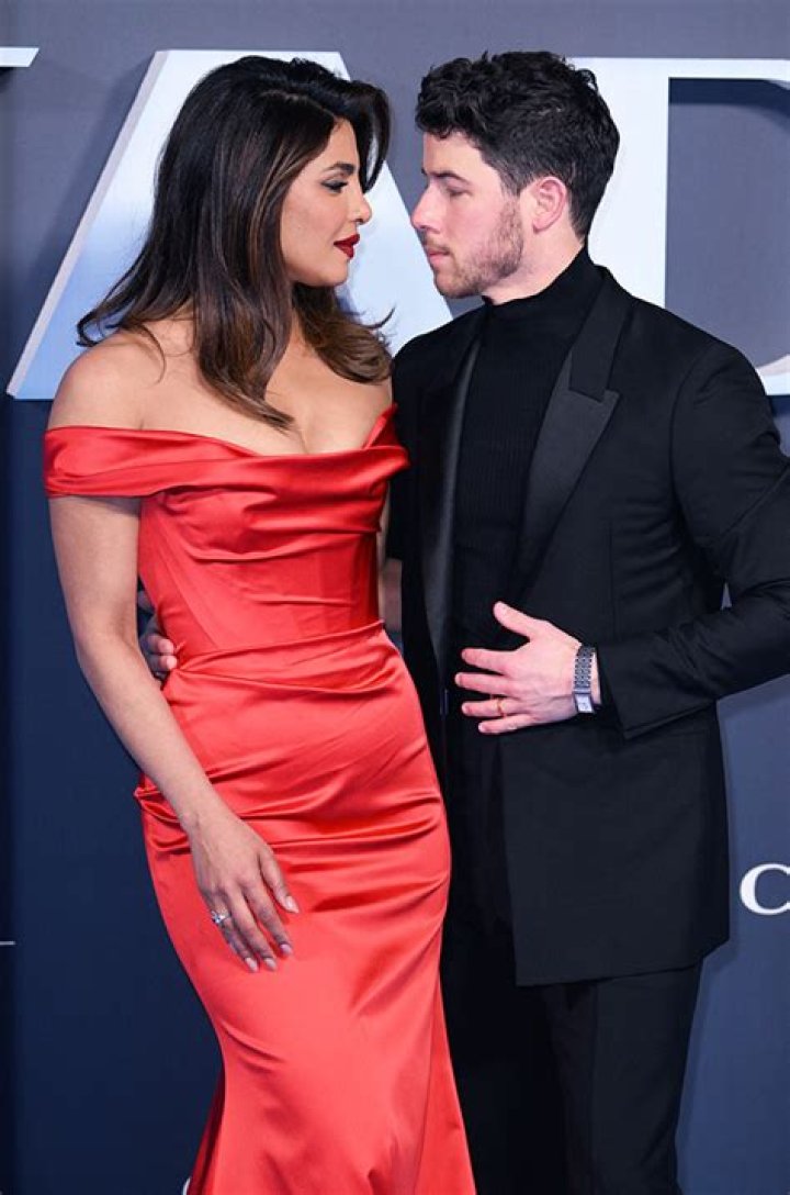 Nick Jonas Gushes Over Priyanka Chopra’s Red Dress At Citadel Premiere – Hollywood Life