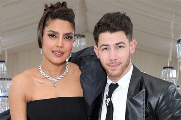 Nick Jonas Kisses Priyanka Chopra As She Shocks Him With Big Birthday Surprise In Concert