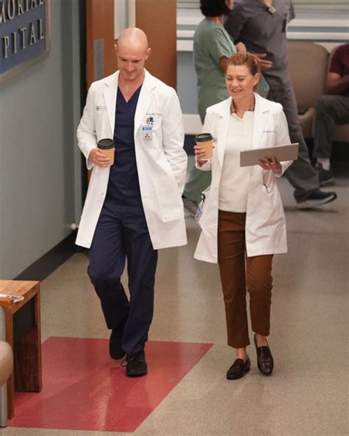 Nick Returns & Reunites With Meredith — Recap – Hollywood Life