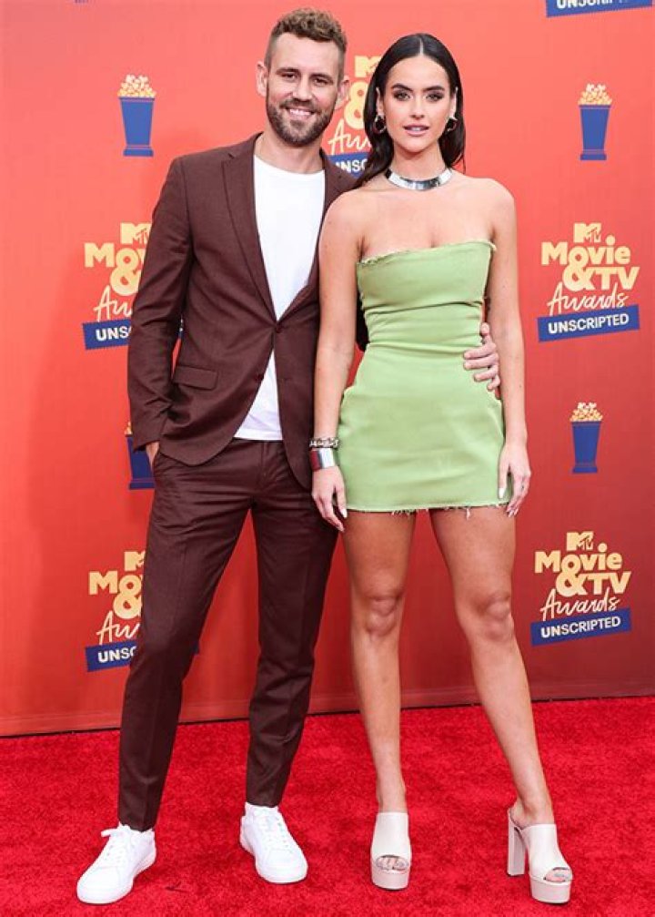 Nick Viall Talks Romance With Natalie Joy & Why It’s Different From Exes – Hollywood Life