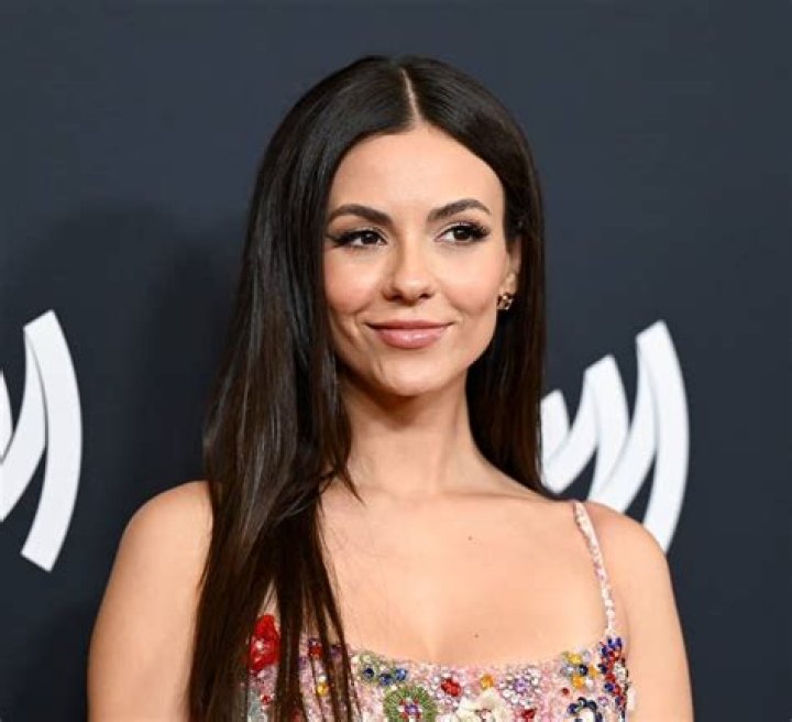 Nickelodeon Star Victoria Justice: I've Tried Smoking & Drinking…But It's Not For Me!