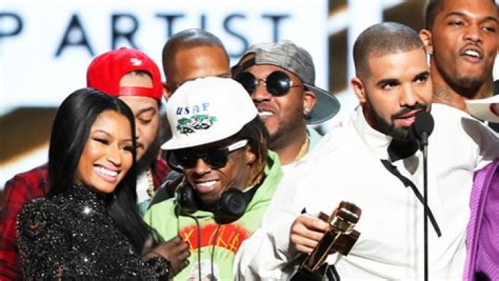 Nicki Minaj Ask Drake Who His ‘Girlfriend’ Is On ‘Queen Radio’ – Hollywood Life