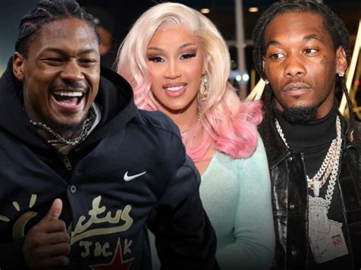 Nicki Minaj & Drake Unfollow Each Other On Instagram After He Befriends Meek Mill & Travis Scott