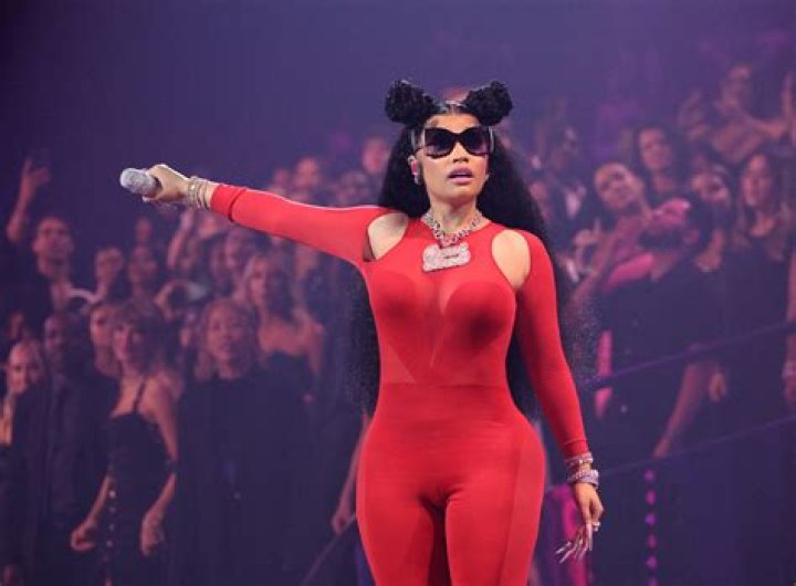 Nicki Minaj Responds To Nip Slip At ‘MIA’ & Explains What Happened – Hollywood Life