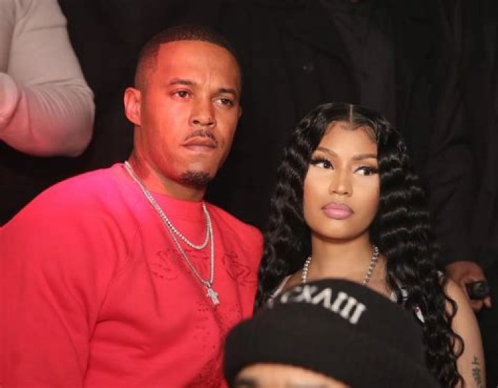 Nicki Minaj’s Boyfriend Rubs Her Stomach As She Asks About Pregnancy – Hollywood Life