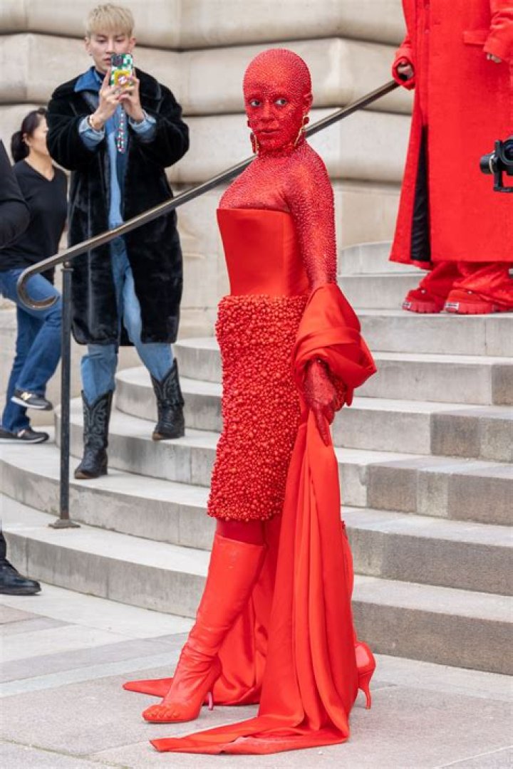 Nicki Minaj’s Red Outfit in ‘You Da Baddest’ — Bondage Look Is Hot – Hollywood Life