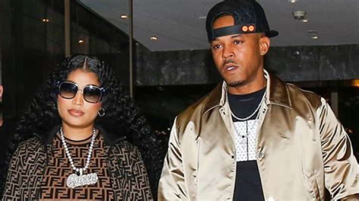 Nicki Minaj Snuggles Up To Kenneth Petty In New PDA Pic After Confirming They’re Getting Married