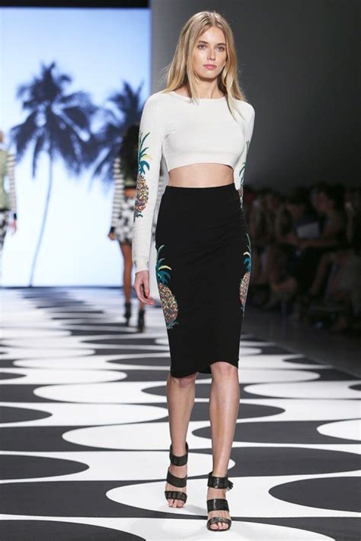 Nicole Miller Runway Pictures: Spring 2015 Fashion Week