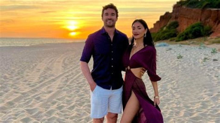 Nicole Scherzinger Lets Hunky Boyfriend Thom Evans Grind On Her In Sexy Beach Bikini Video