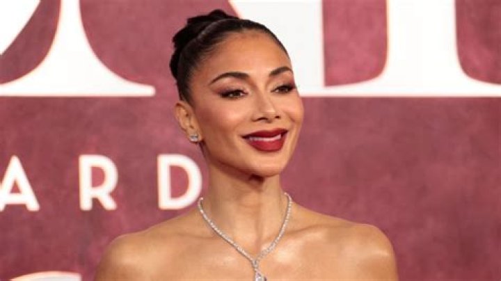 Nicole Scherzinger Rocks A White Bikini While Lounging In The Sauna & 4 More Of Her Swimsuit Looks