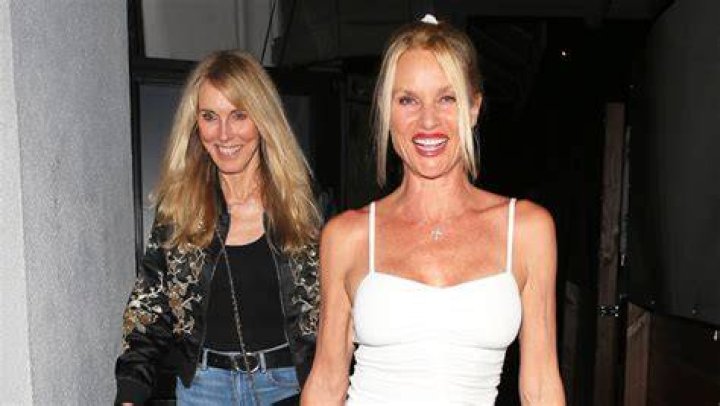 Nicollette Sheridan Has Dinner Date With Alana Stewart: Photos – Hollywood Life
