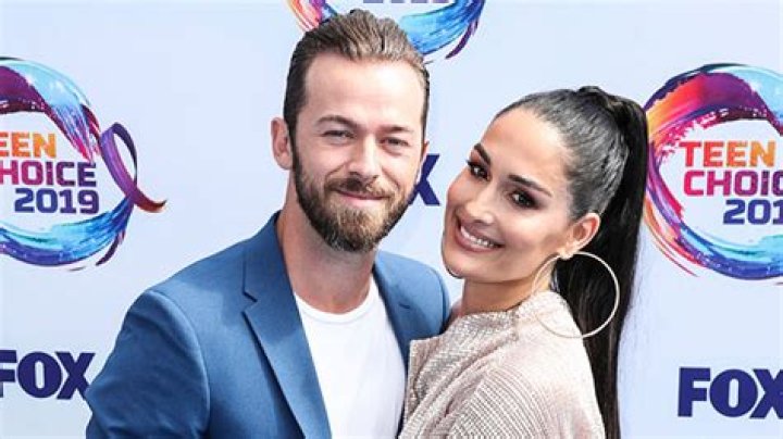 Nikki Bella’s Son Has A Heart Problem, She Learns On ‘Total Bellas’ – Hollywood Life