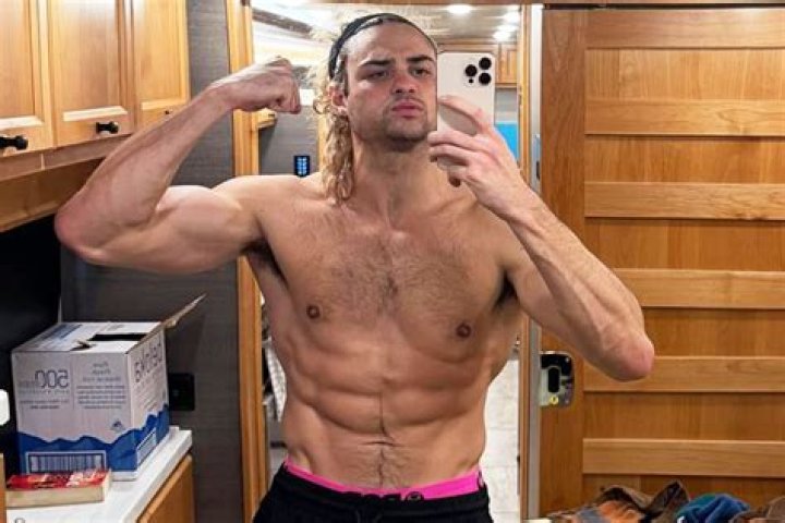 Noah Centineo Debuts New Massive Muscles & Super Curly Hair In Sexy Shirtless Videos