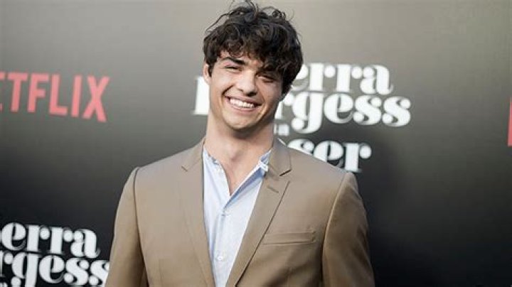 Noah Centineo’s Hunkiest Photos – See Hot Pics Of The Rom-Com Actor – Hollywood Life