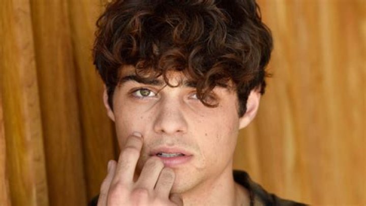 Noah Centineo’s Nude Video Leaks Online & Fans Go Wild On Twitter – Hollywood Life