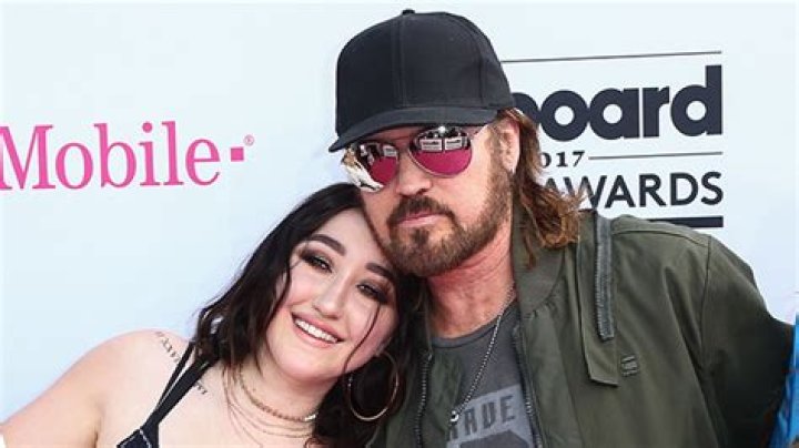 Noah Cyrus & Braison Cyrus Skip Mom Tish Cyrus’ Wedding – Hollywood Life