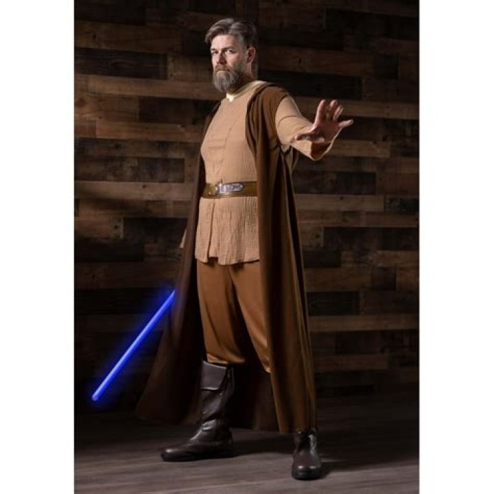 Obi-Wan Kenobi Halloween Costume DIY – Hollywood Life