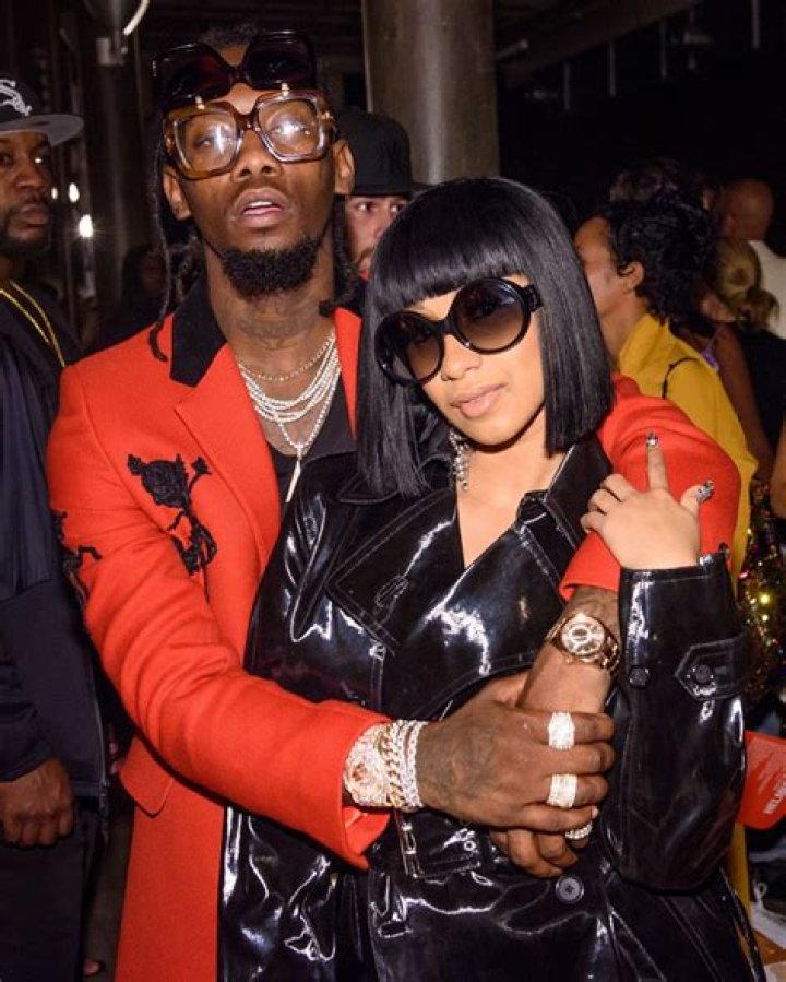 Offset Caught Grabbing Cardi B’s Butt After Romantic Dinner: Photos – Hollywood Life