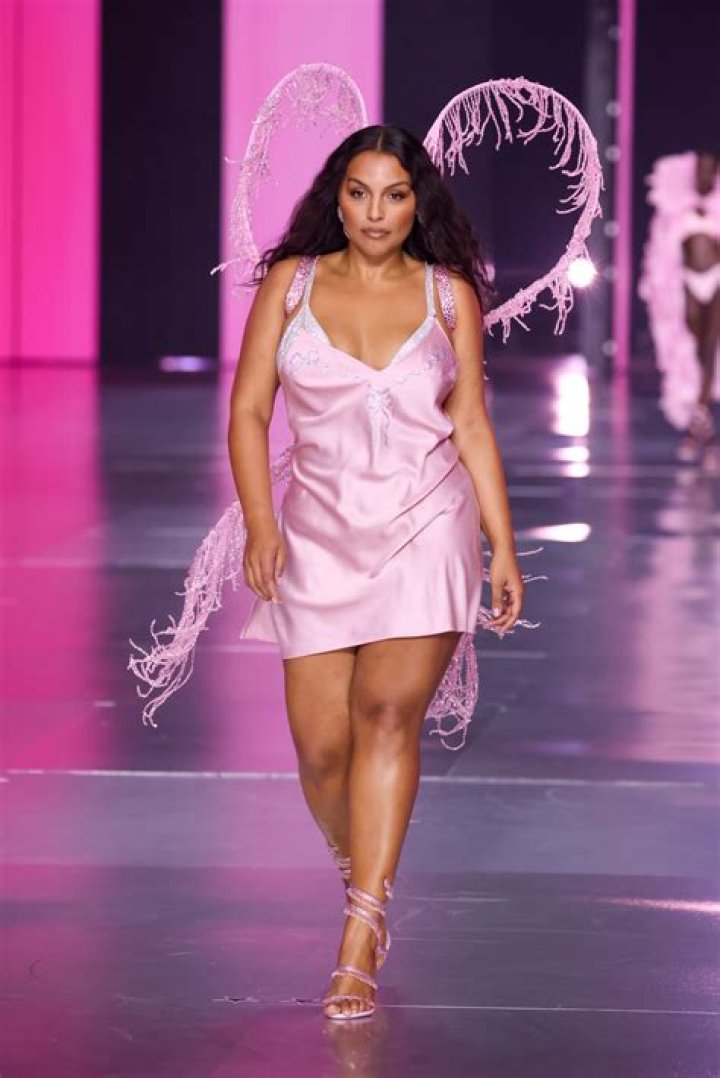 OH NO! Curvy Victoria’s Secret Models Are OUT And Scary Skinny Models Are Back IN at Fashion Week 2010! – Hollywood Life